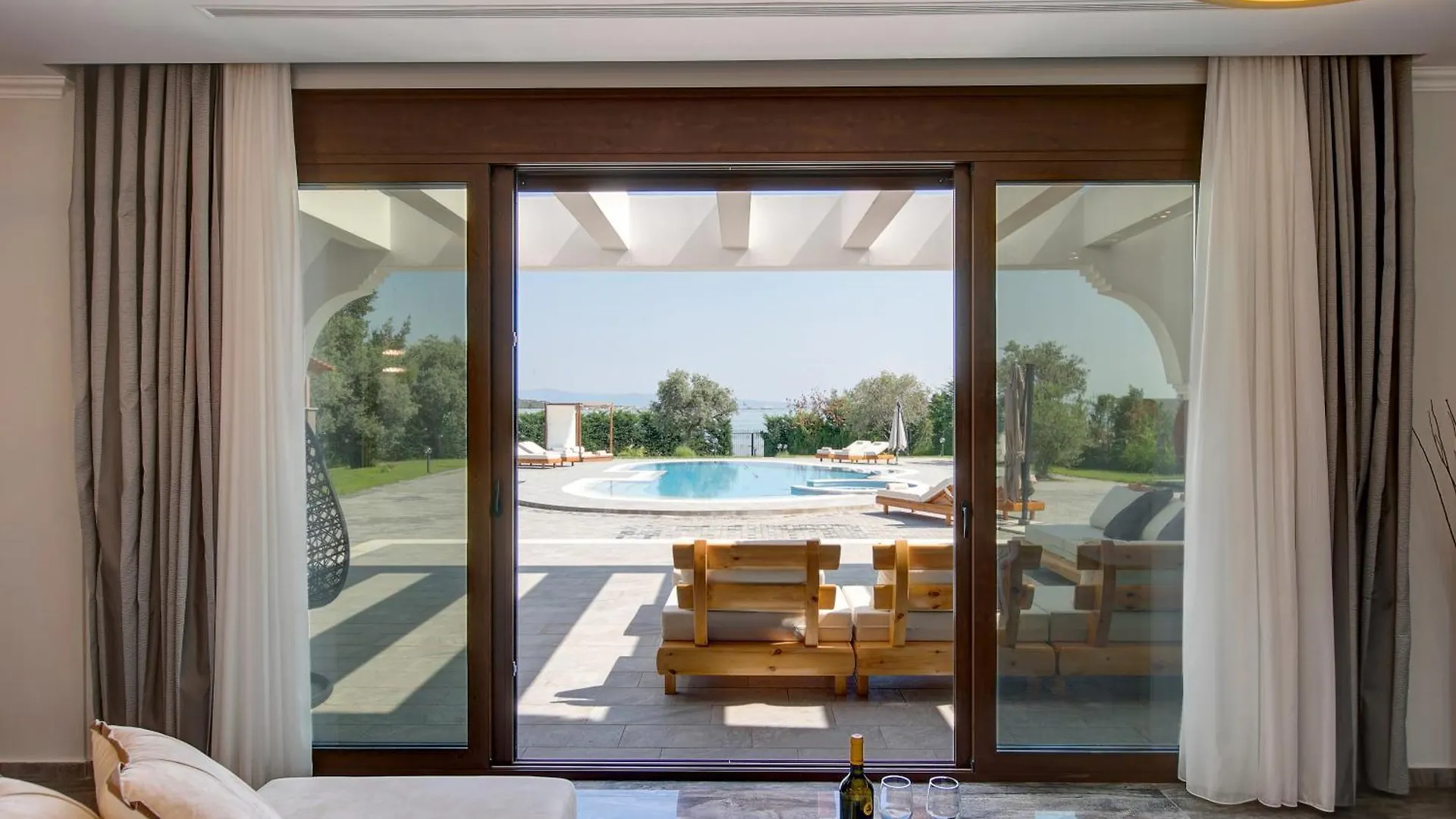 Epavli Alexandros Luxury Villa Вурвуру